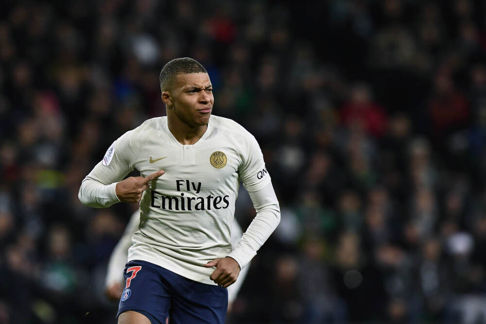 就是能进！库里突破到篮下勾手打成2+1